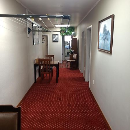Хостел Ariki Backpackers Нью-Плимут Экстерьер фото