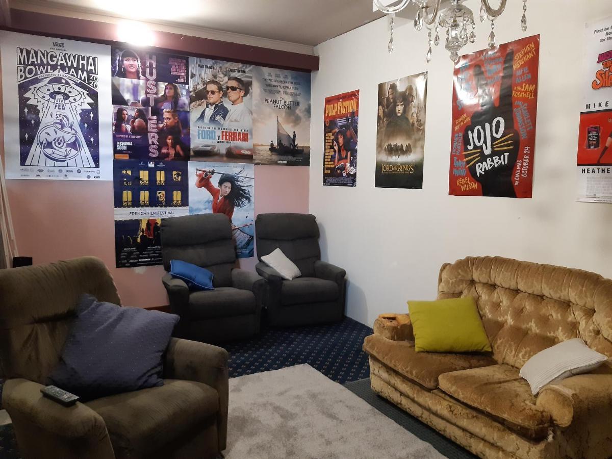 Хостел Ariki Backpackers Нью-Плимут Экстерьер фото