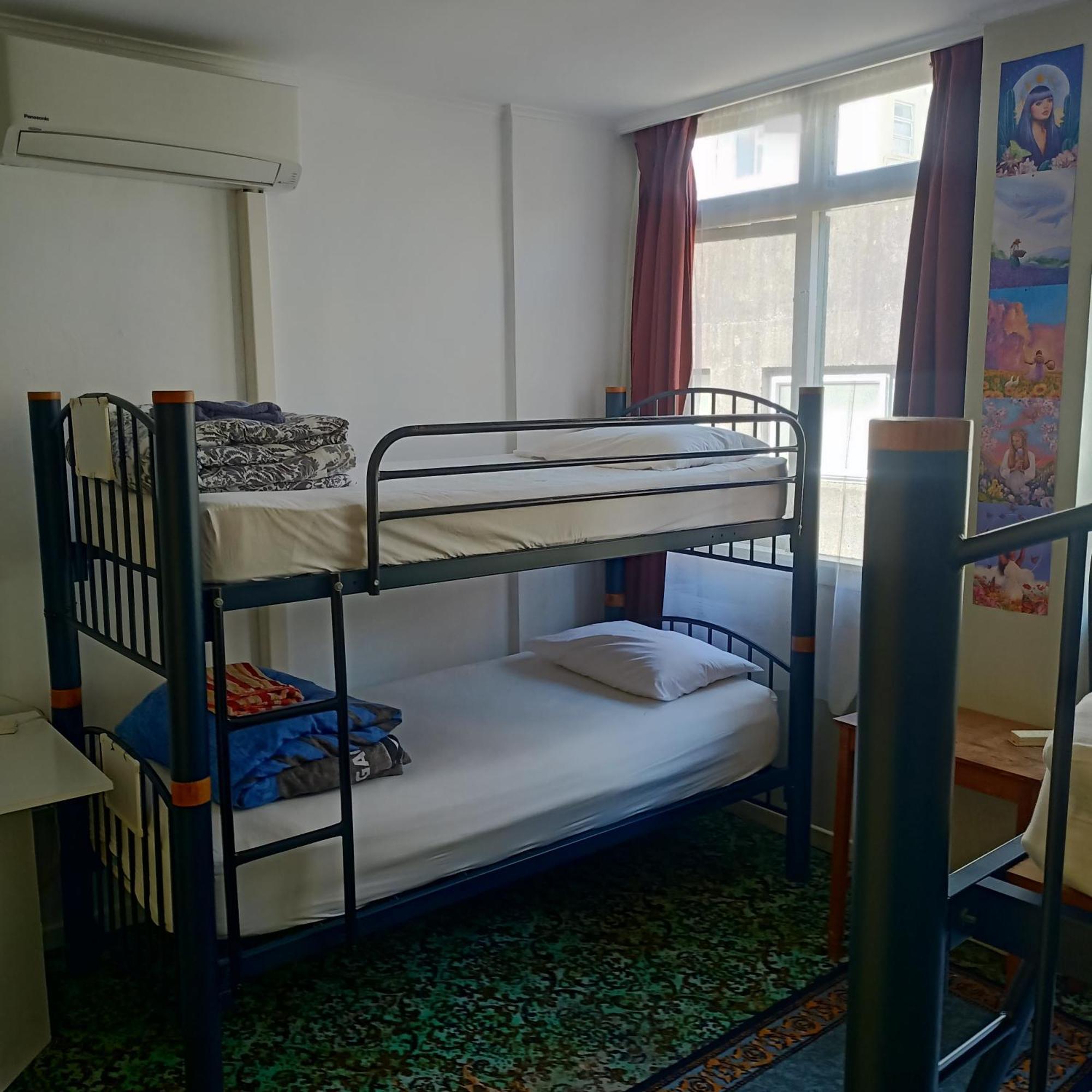 Хостел Ariki Backpackers Нью-Плимут Номер фото